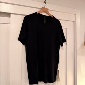 lululemon fundamental Tee - Black